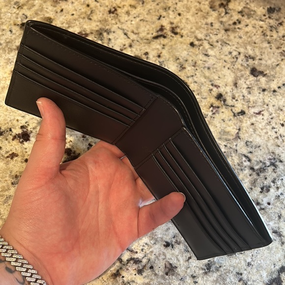 Brand new Michael Kors men’s wallet with tag. - Picture 7 of 8